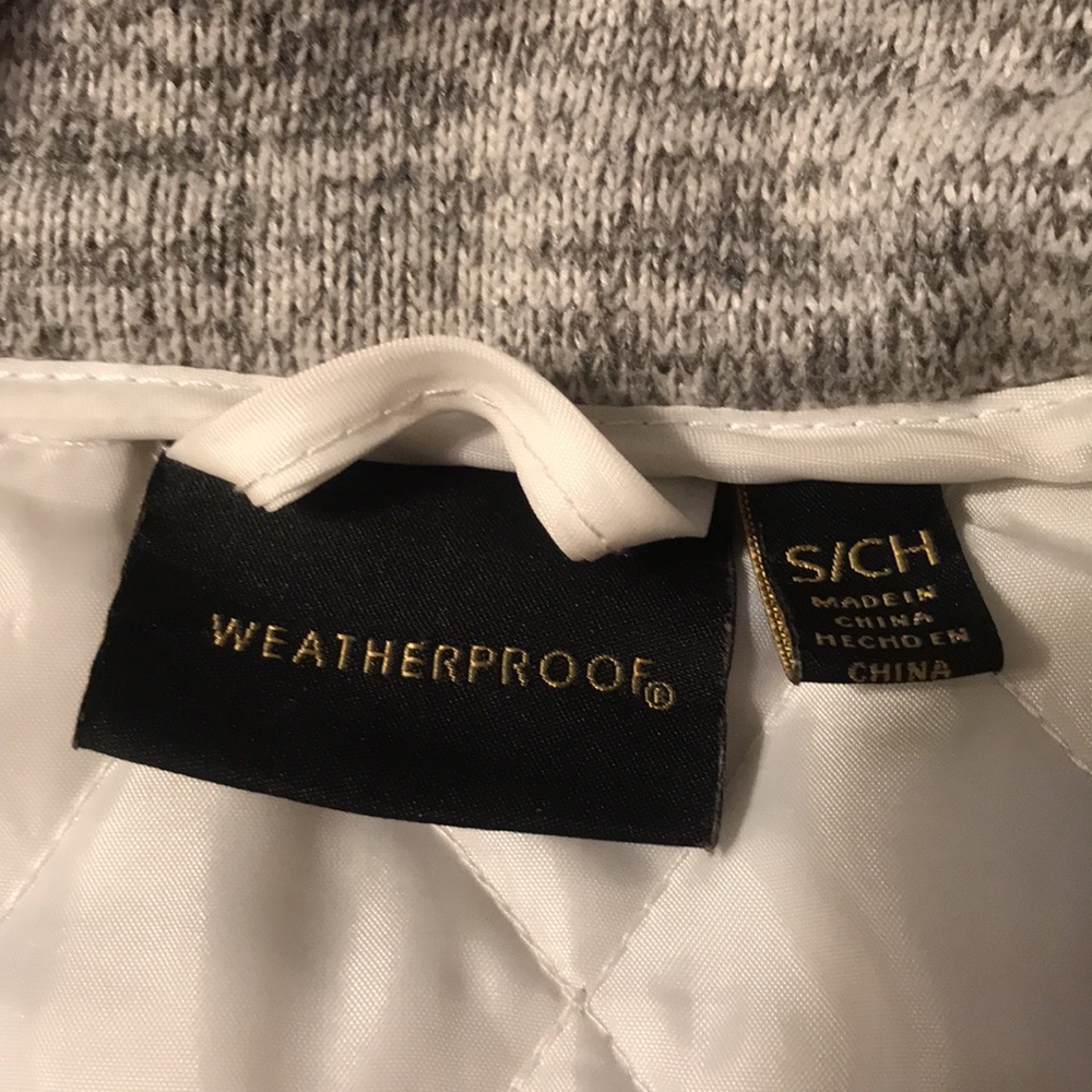 Waterproof jacket - Picture 2 of 6